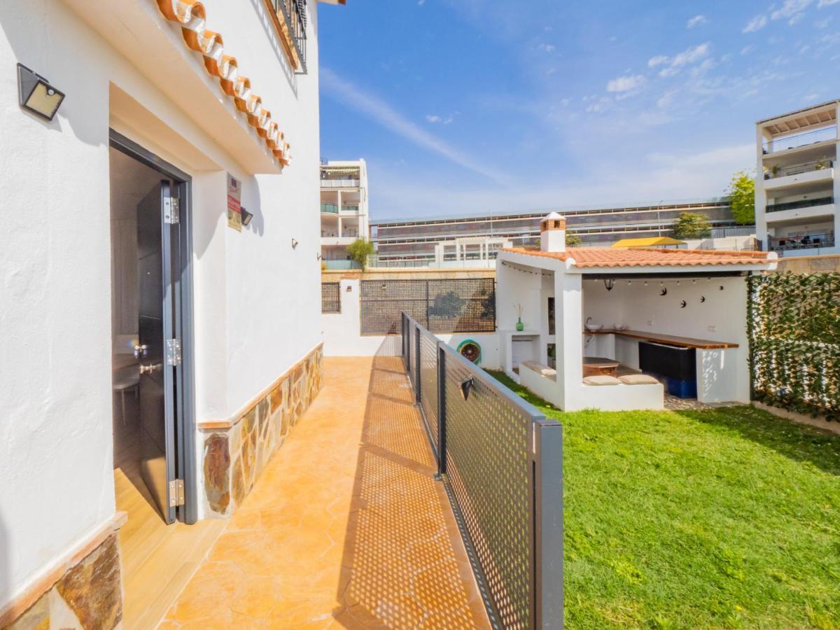 Cubo'S Hostal William'S Sunny 2 With Breakfast Torre de Benagalbon Esterno foto