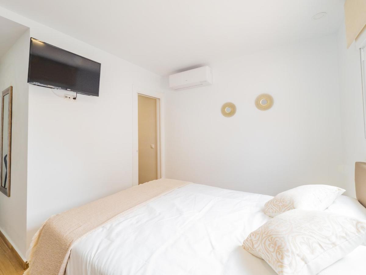 Cubo'S Hostal William'S Sunny 2 With Breakfast Torre de Benagalbon Esterno foto