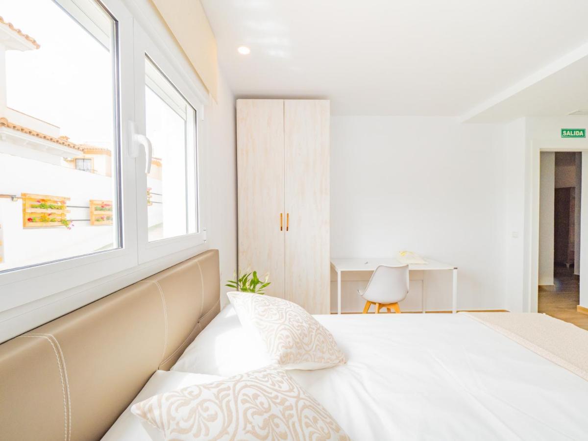 Cubo'S Hostal William'S Sunny 2 With Breakfast Torre de Benagalbon Esterno foto